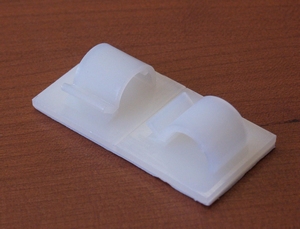Zelfklevende nylon clip 25x25x11,5mm, fix Ø8-10mm